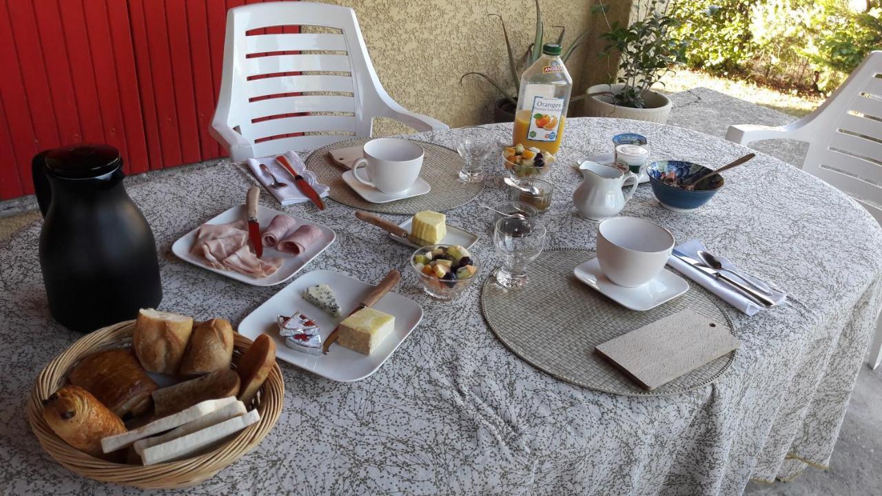 La Demeure D'Helice Bed & Breakfast Langlade Exterior photo